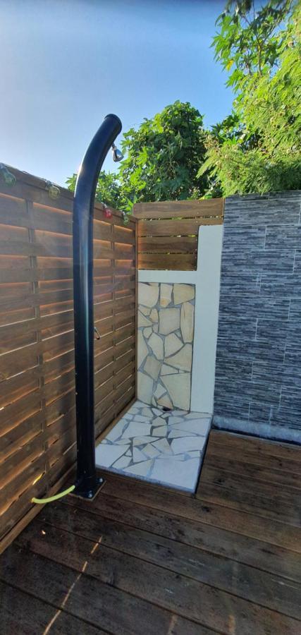 "Chez Claudia "Charmant Logement Avec Jacuzzi Privatif En Toute Intimite Sur Belle Terrasse Exterieure En Bois Et Piscine Courcelles 外观 照片