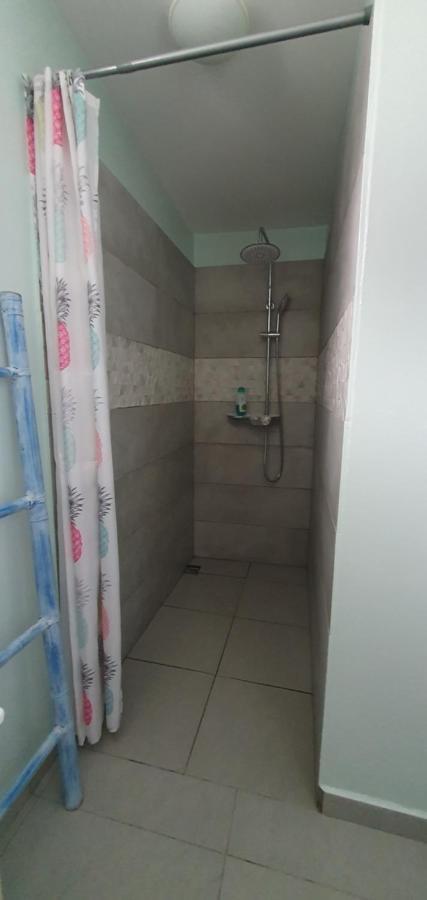 "Chez Claudia "Charmant Logement Avec Jacuzzi Privatif En Toute Intimite Sur Belle Terrasse Exterieure En Bois Et Piscine Courcelles 外观 照片