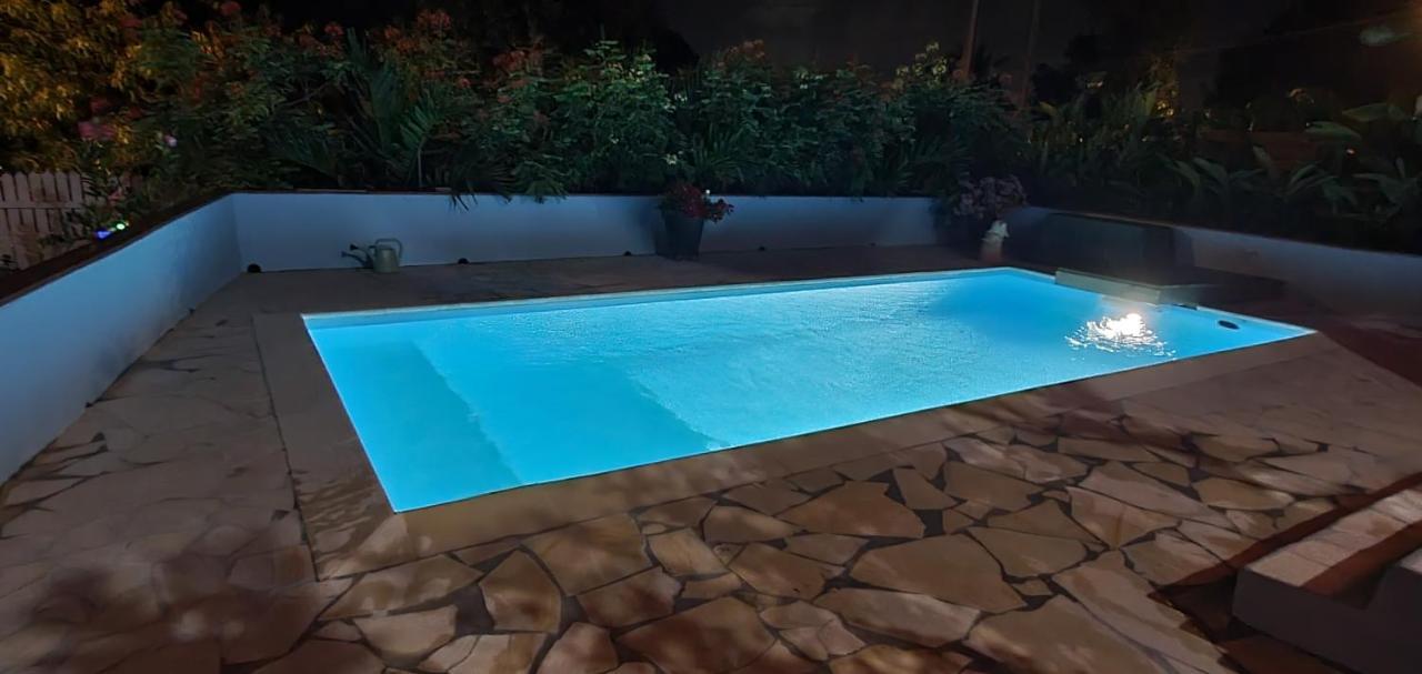 "Chez Claudia "Charmant Logement Avec Jacuzzi Privatif En Toute Intimite Sur Belle Terrasse Exterieure En Bois Et Piscine Courcelles 外观 照片