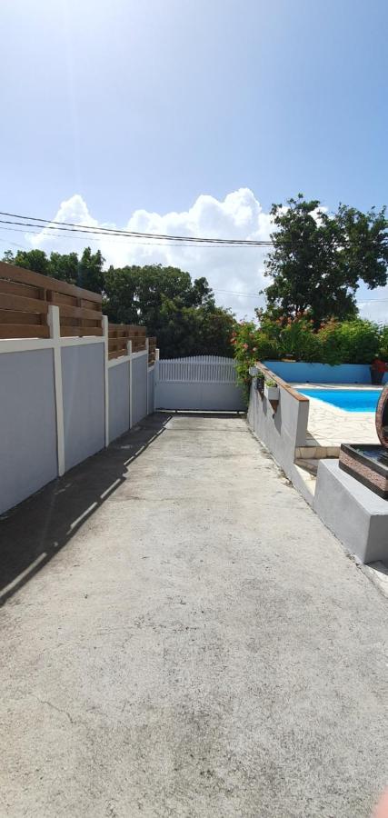 "Chez Claudia "Charmant Logement Avec Jacuzzi Privatif En Toute Intimite Sur Belle Terrasse Exterieure En Bois Et Piscine Courcelles 外观 照片