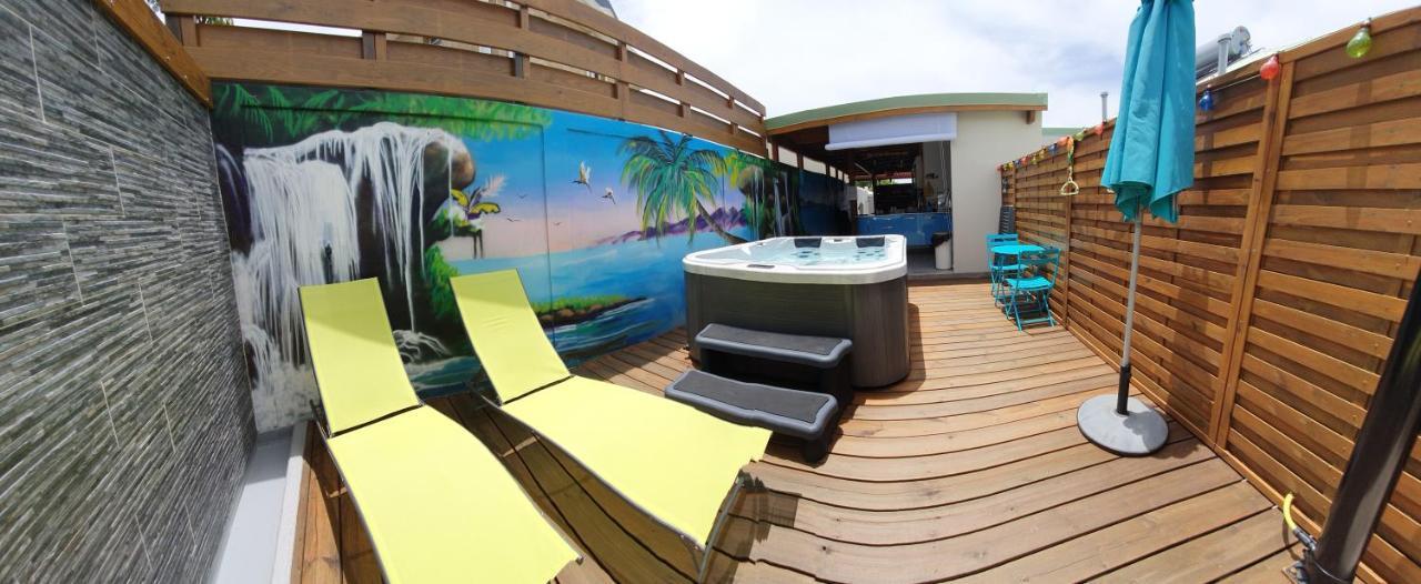 "Chez Claudia "Charmant Logement Avec Jacuzzi Privatif En Toute Intimite Sur Belle Terrasse Exterieure En Bois Et Piscine Courcelles 外观 照片
