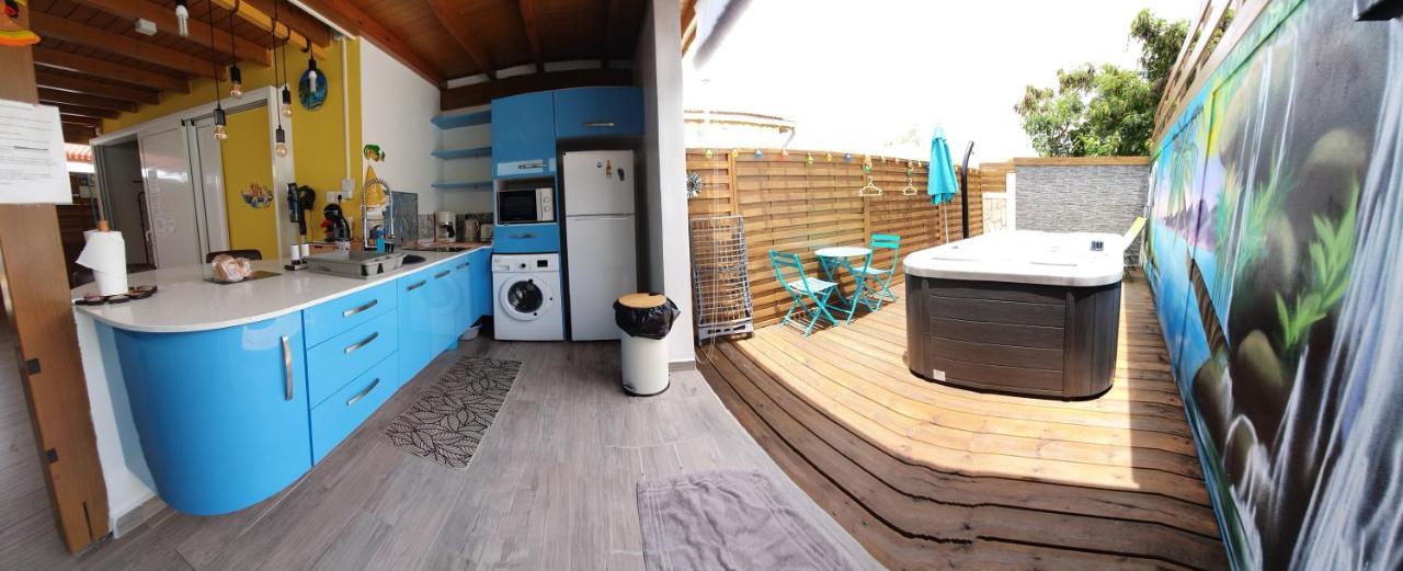 "Chez Claudia "Charmant Logement Avec Jacuzzi Privatif En Toute Intimite Sur Belle Terrasse Exterieure En Bois Et Piscine Courcelles 外观 照片