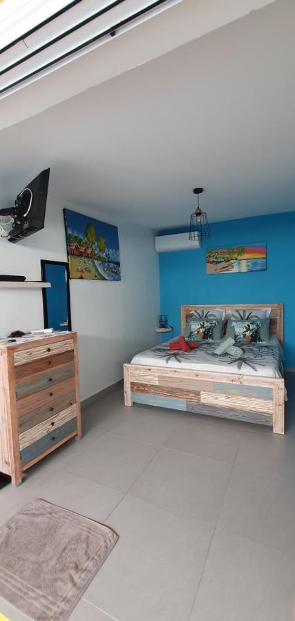 "Chez Claudia "Charmant Logement Avec Jacuzzi Privatif En Toute Intimite Sur Belle Terrasse Exterieure En Bois Et Piscine Courcelles 外观 照片